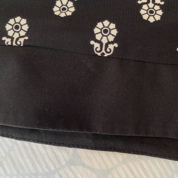 - Patterned Shorts - Picture 3 of 5